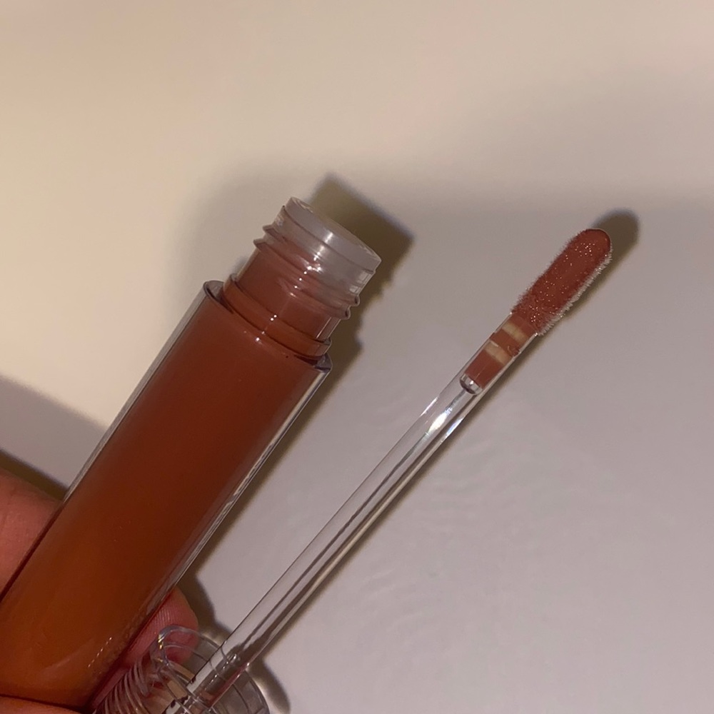 1 nude lip gloss